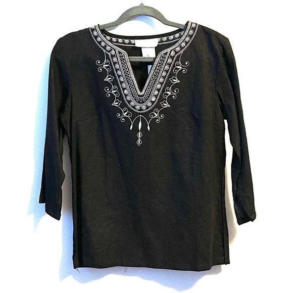 Metro Wear Tops - 3/4 sleeve embroidered neck linen blend top